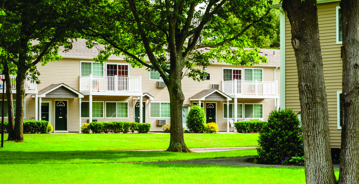 Apartments in Patchogue Lakeside Village Luxury Apartments Photo